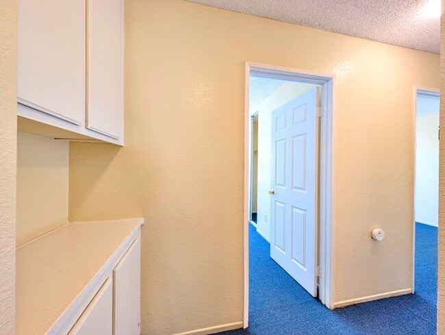 Building Photo - 3 Bedrooms Near the University in the Cimmeron District on Rosarita Street