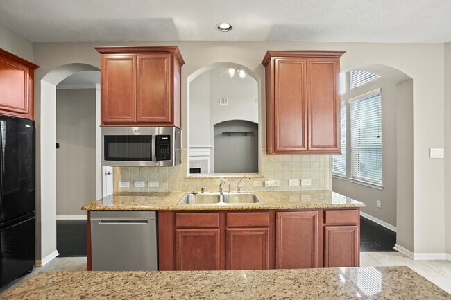 Building Photo - 1606 Sunderland Dr
