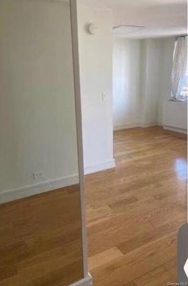 Building Photo - 13835 Elder Avenue Unit 10D