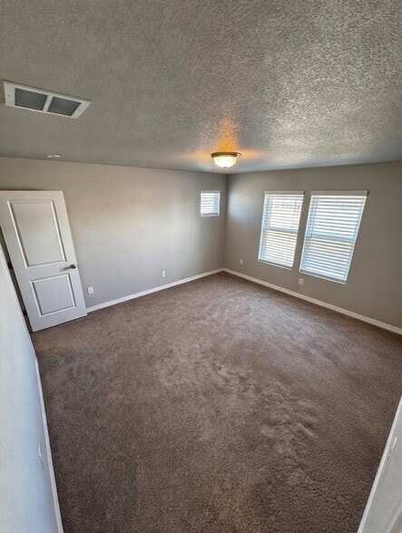 Master bedroom - 10831 Rowena Wy