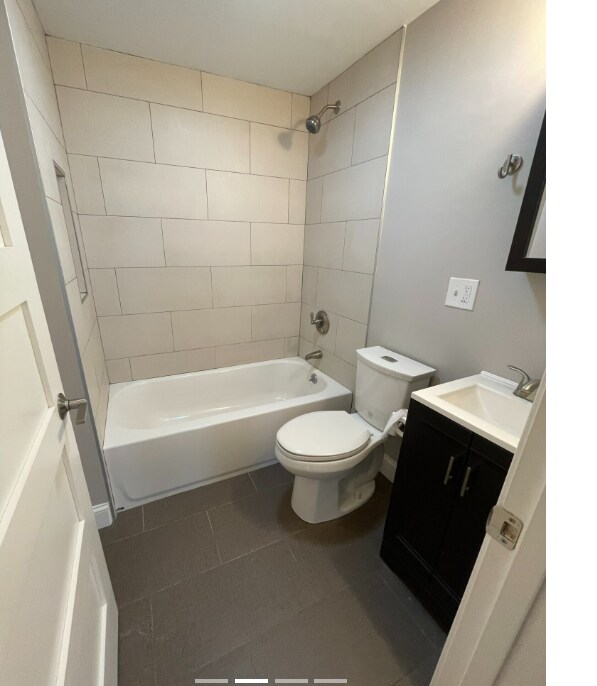 Building Photo - 118 Berkshire St