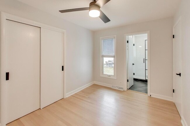 Building Photo - 710 S Hawthorne Ave