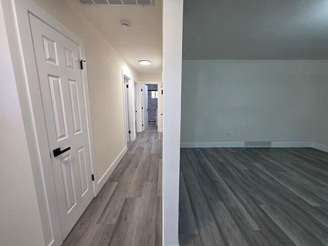 Building Photo - Remodeled Single Story in College neighborhood!