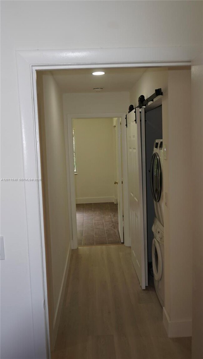 Building Photo - 10722 La Placida Dr