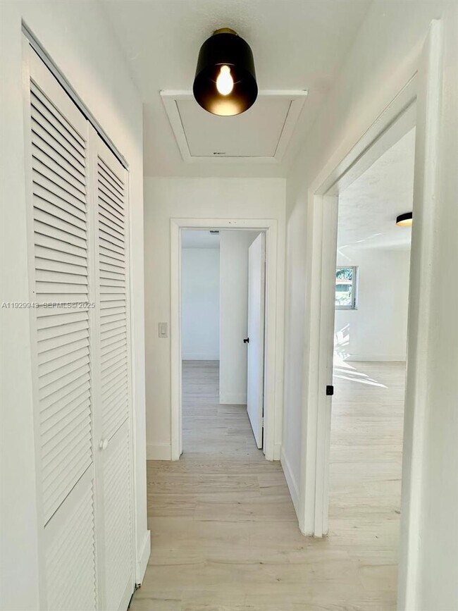 Building Photo - 629 SW 4th St