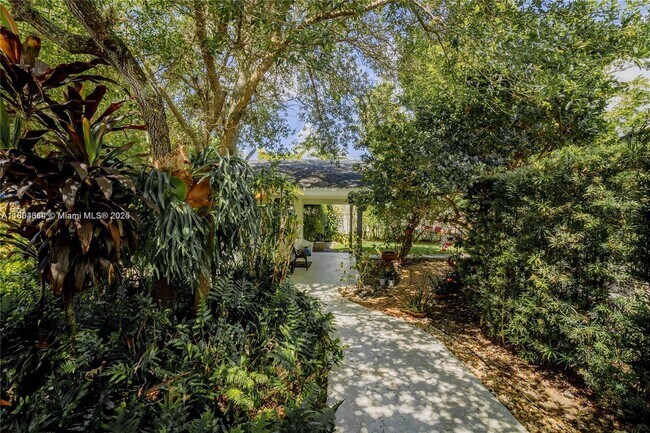Building Photo - 8500 SW 70th St