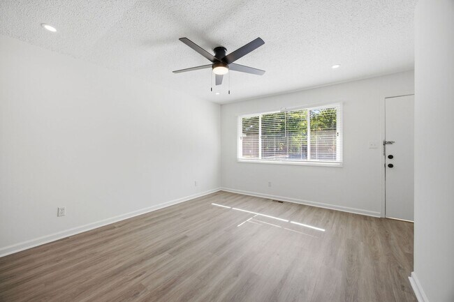 Building Photo - Fully Renovated 3 Bed / 2 Bath Ranch Near Downtown Raleigh & the Greenway!