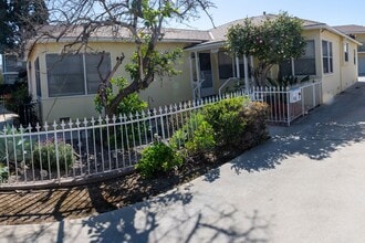 Building Photo - 2nd St., 829-831