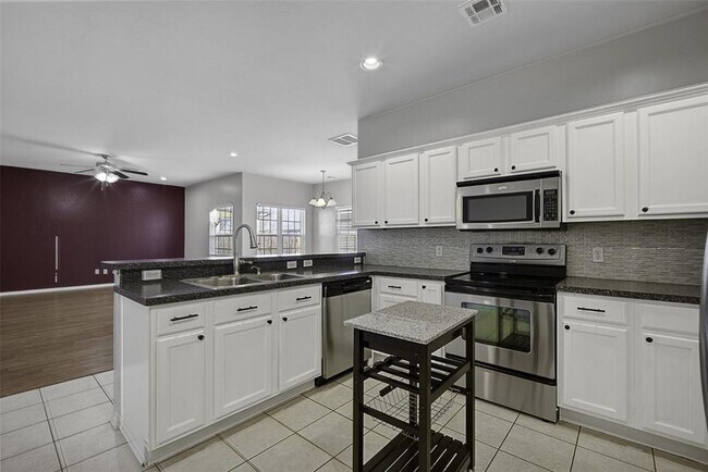 Building Photo - 5924 SE 66th St