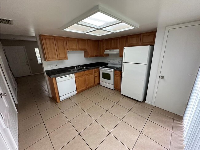 Building Photo - 3544 Khayyam Ave
