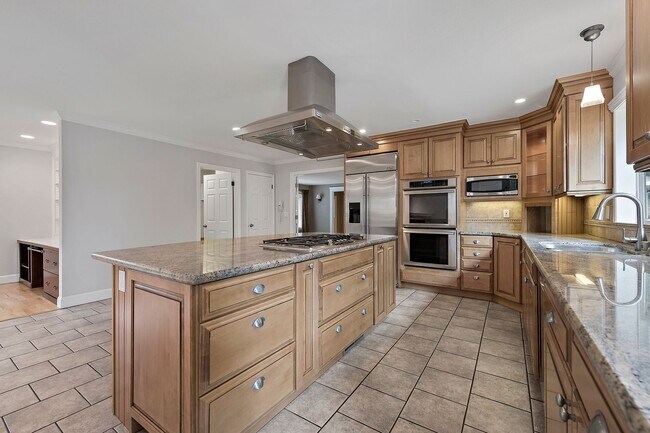 Building Photo - Beautiful 4/2 Executive Home with Cupertin...