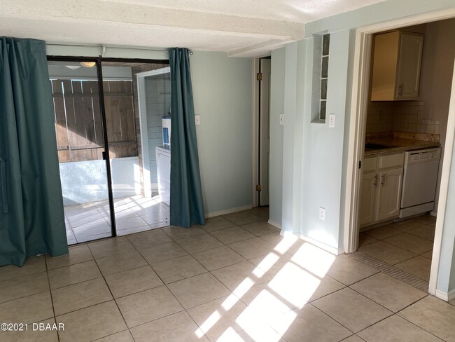 Building Photo - 420 Miriam Ave