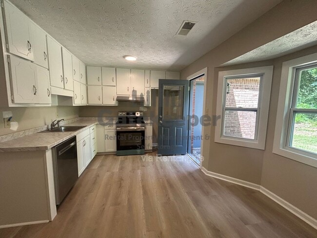 Building Photo - 115 Meadowbrook Ct