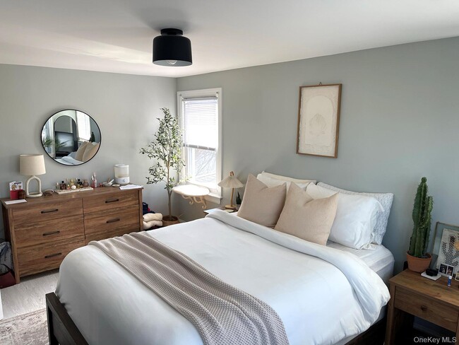 Building Photo - 128 Roosevelt Blvd