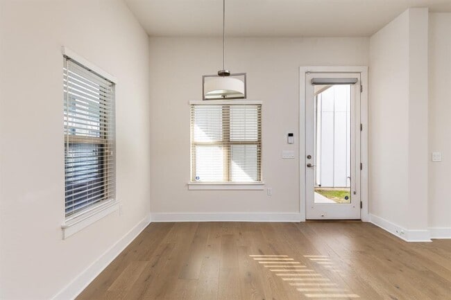 Building Photo - 2401 McBee St