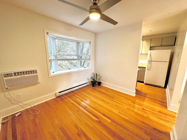 Building Photo - 55 Woodland Pl