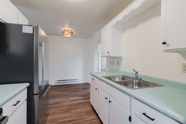 Building Photo - 3123 N Truwood Dr