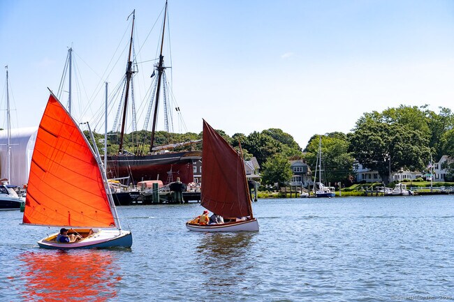 Building Photo - 4 Coburn Ave