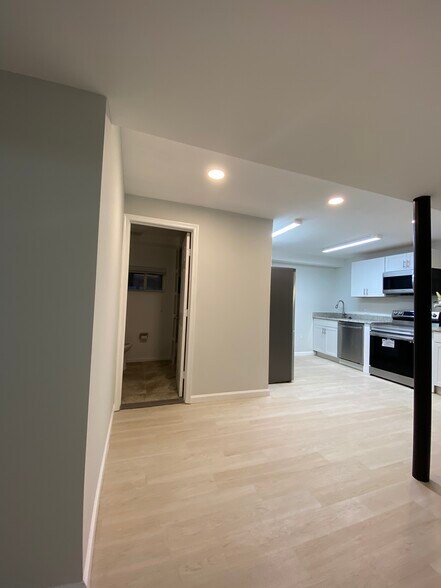 Building Photo - 1117 Jansen Ave