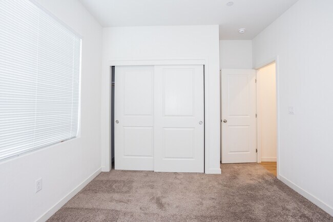 Building Photo - 911 Hartlepool Ave