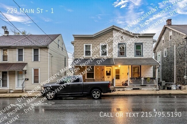 Primary Photo - 229 S Main St