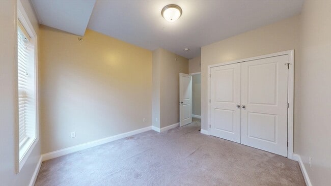 Building Photo - 60 Holworthy St