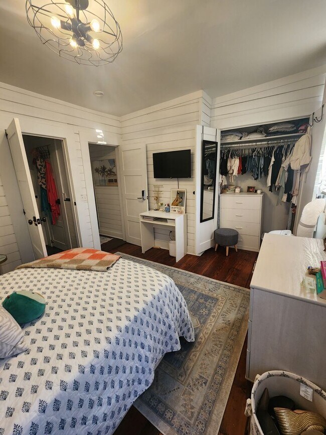 Building Photo - 10C - Coming Street