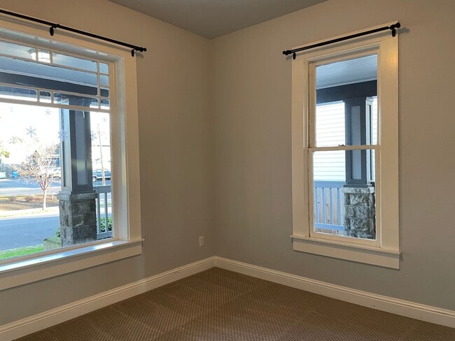 Building Photo - M1614 #1-3