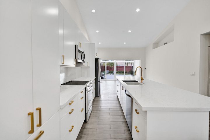 Building Photo - 11175 Jasmine Hill Cir