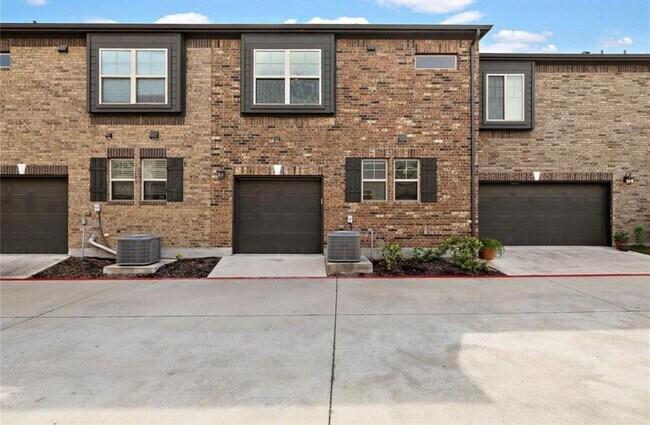 Primary Photo - 7220 Wyoming Springs Dr