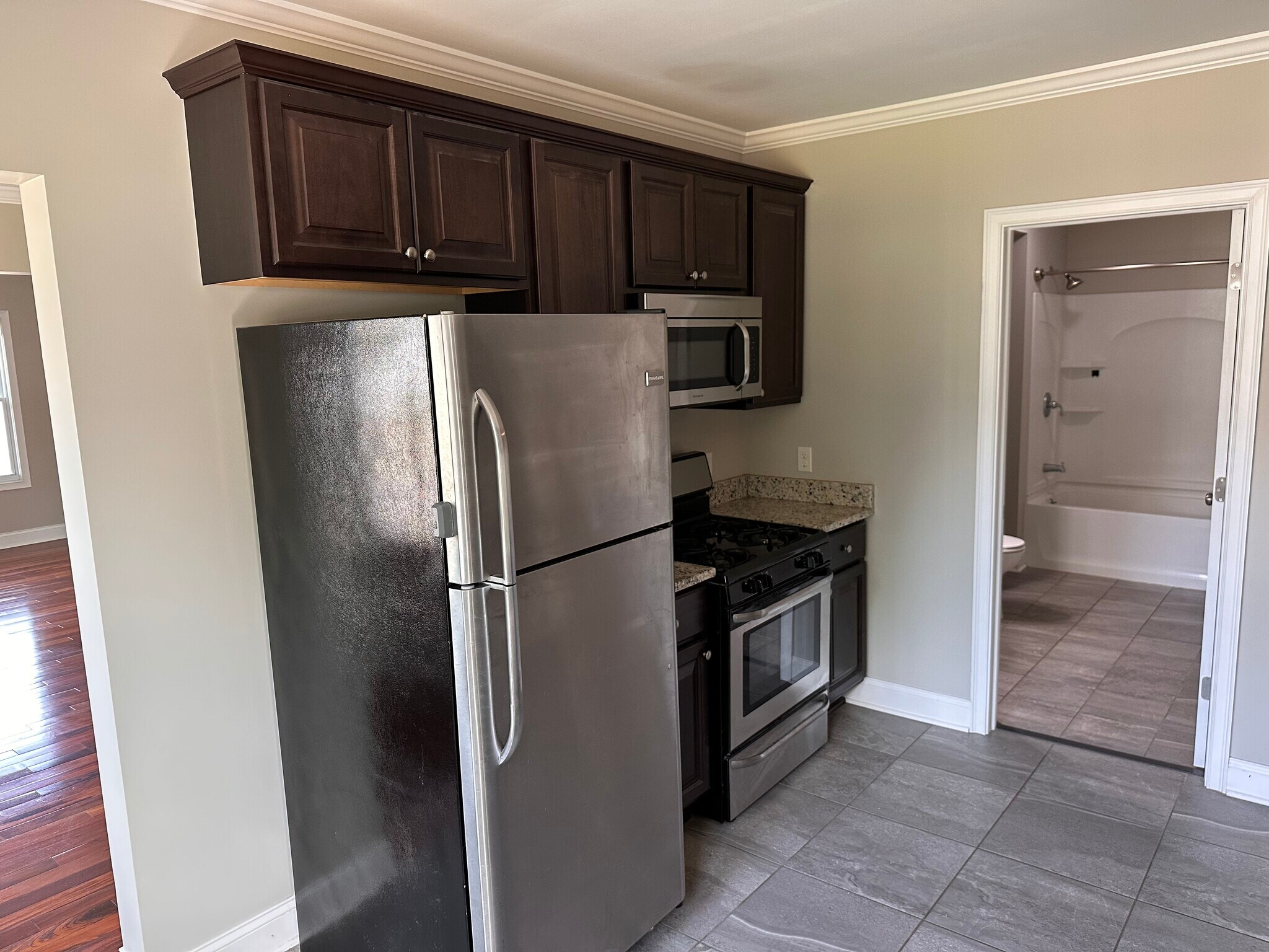 Building Photo - 19 Peacock St