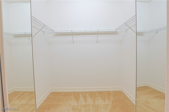 Building Photo - 10391 Carolina Willow Dr