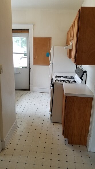 Building Photo - 532 W Wilson St