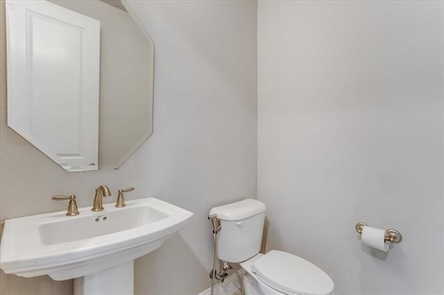 Building Photo - 17553 Sequoia Dr