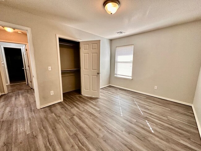 Building Photo - 3 Bedroom brick home in Del City