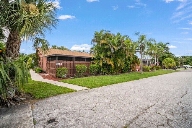 Building Photo - Newly remodeled 2 bedroom, 2 bathroom home...