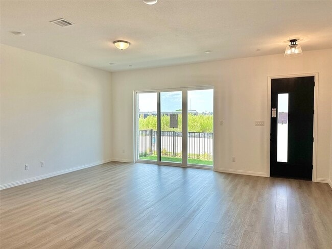 Building Photo - 1207 Doris May Dr