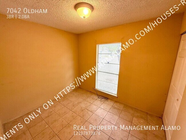 Building Photo - 7042 Oldham-