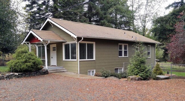 Building Photo - Spacious Two-Story Home on Private Land in the Desirable Issaquah School District