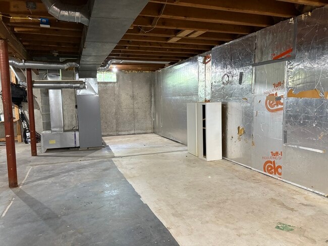 Building Photo - 567 Ossipee Trail W