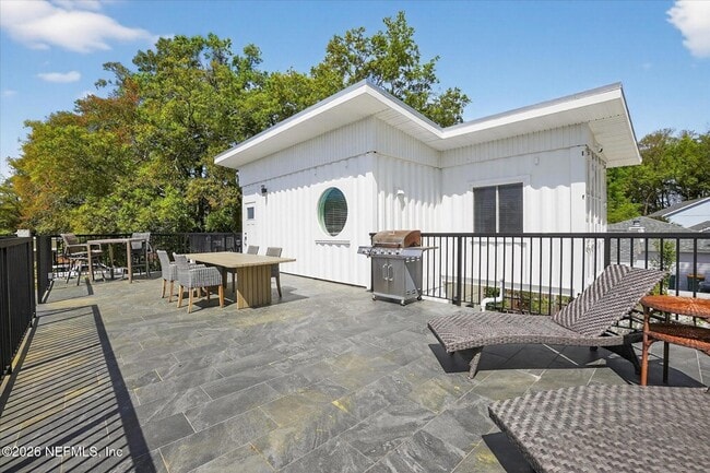 Building Photo - 8778 Waterfront Terrace