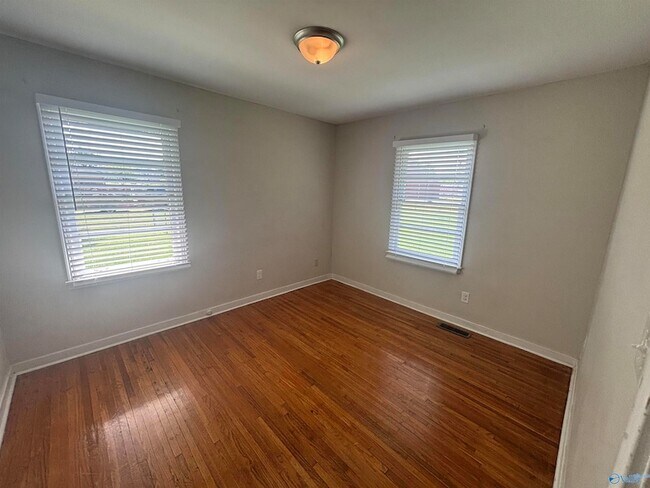 Building Photo - 312 Orange Cir