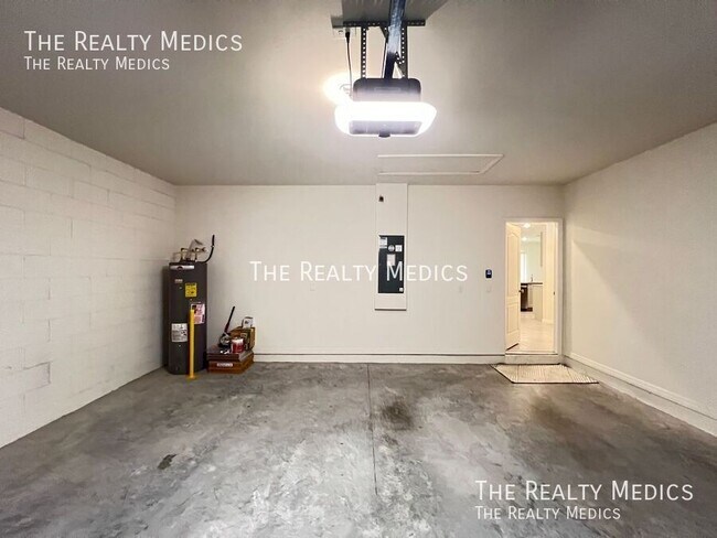 Building Photo - 536 Emily Gln St