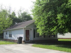 Building Photo - 103 Chance Ln