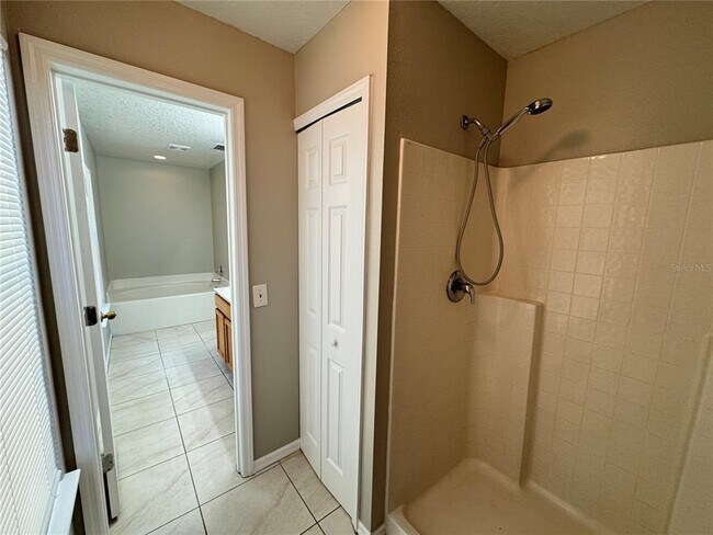 Building Photo - 10 Sawfish Ln