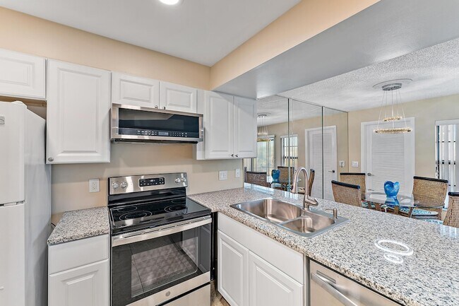 Building Photo - 1605 S US Hwy 1