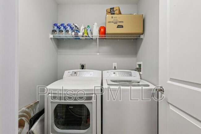 Building Photo - 1226 Grays Peak