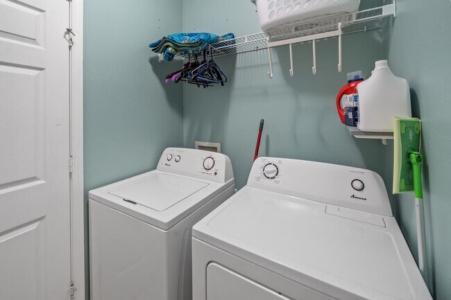 Building Photo - 217 Antigua Pl