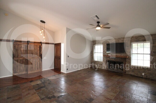 Building Photo - 11638 N 109th St