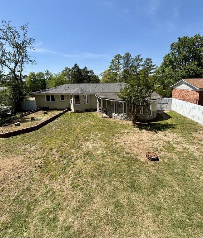 Building Photo - 224 Ramona Dr